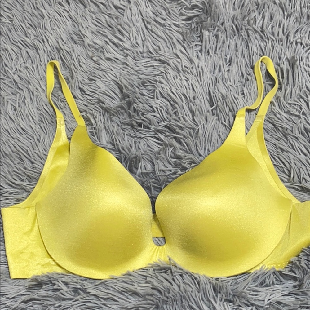 VICTORIA’S SECRET PUSH-UP BRA FRONT CLOSURE